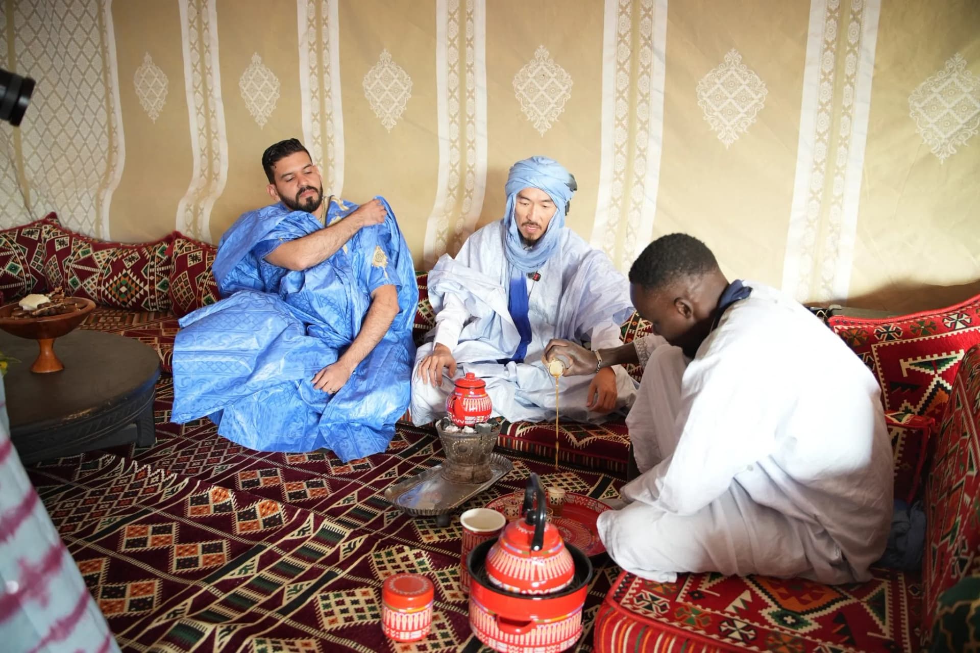 ما هي طقوس الضيافة الصحراوية؟